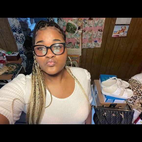 Meet your Posher, Shalani - Picture 5 of 6